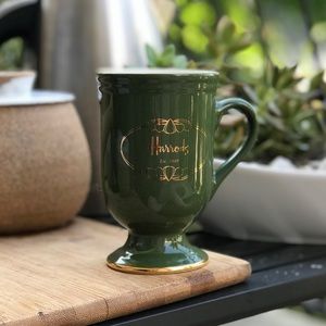 Harrod’s Pedestal Mug